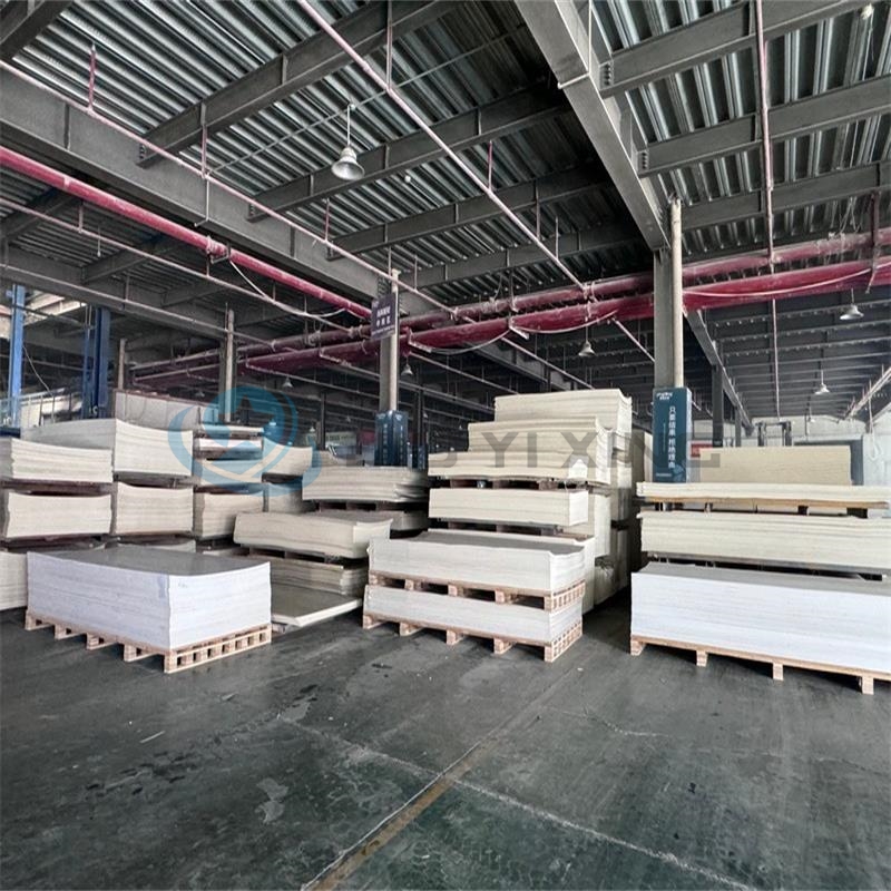 Jiuyixing China Supplier Customized Cheap Price PVC Door Sheet Waterproof Soundproof Modern Shaker Style WPC Bedroom Interior Door Skin